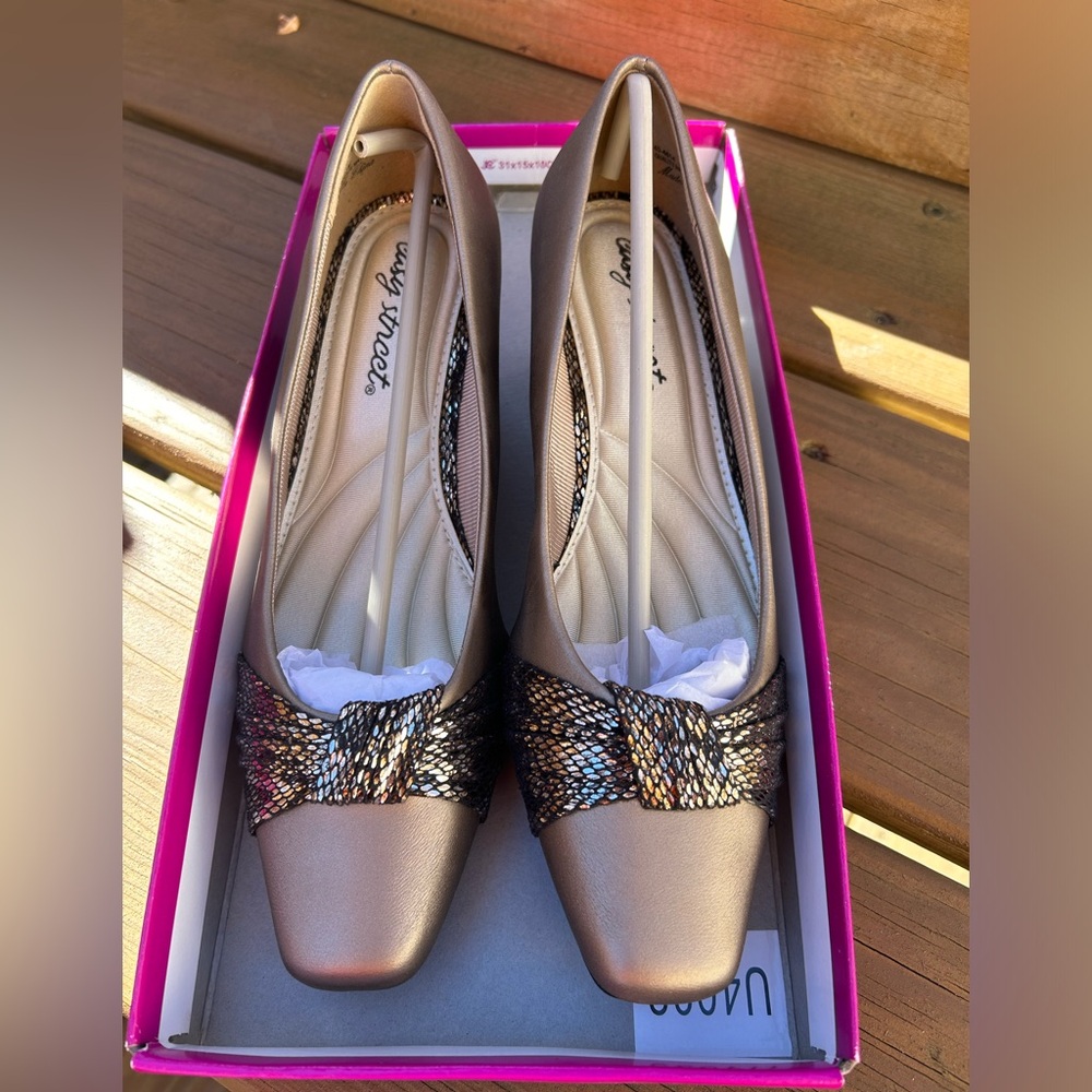 Easy Street Bronze Women's Wide Kitten Heel Evening Prom Shoes Bow Accent NIB